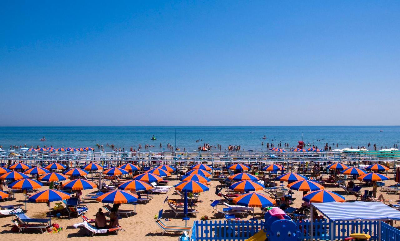 Hotel Maris Stella Riccione Exteriör bild