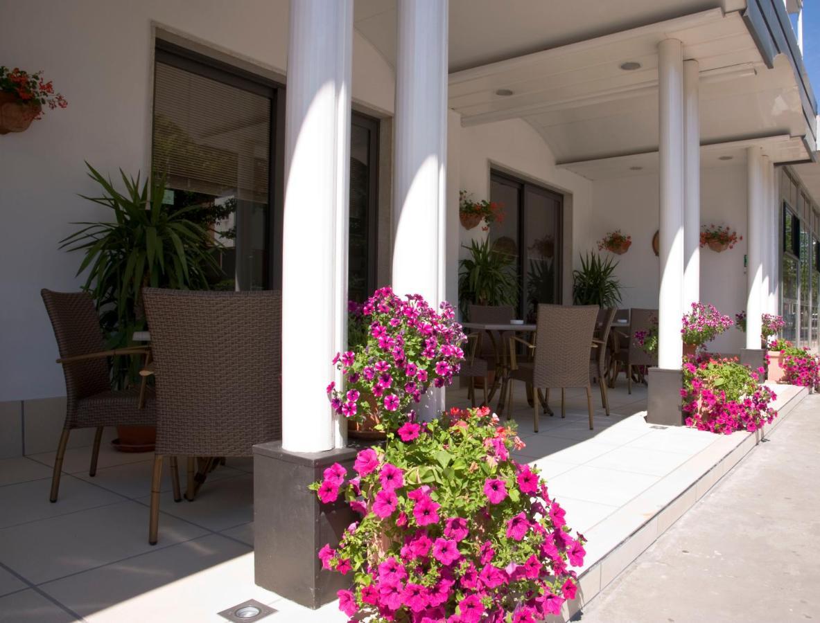 Hotel Maris Stella Riccione Exteriör bild