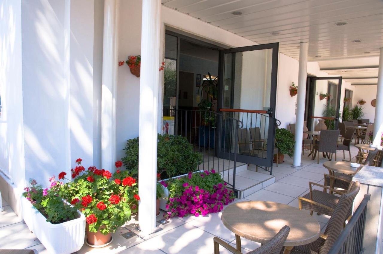 Hotel Maris Stella Riccione Exteriör bild
