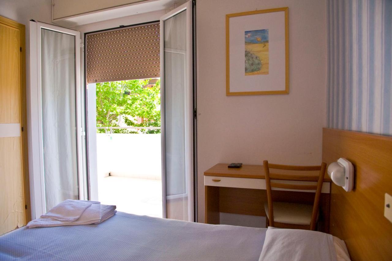 Hotel Maris Stella Riccione Exteriör bild