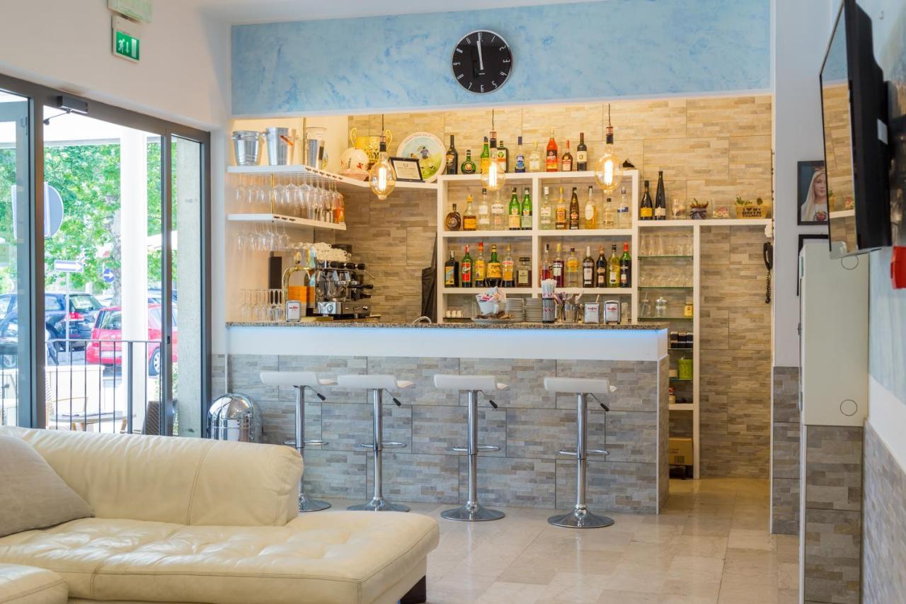 Hotel Maris Stella Riccione Exteriör bild
