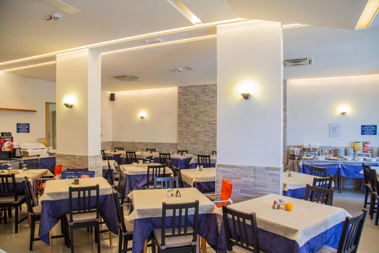 Hotel Maris Stella Riccione Exteriör bild