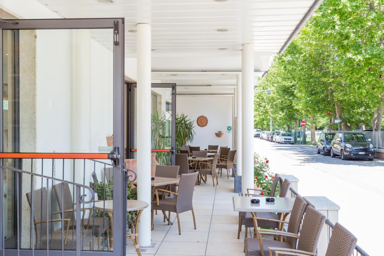 Hotel Maris Stella Riccione Exteriör bild