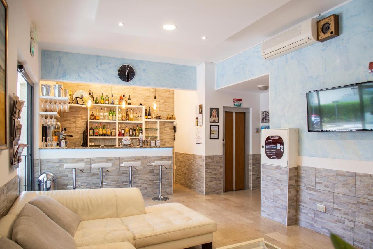 Hotel Maris Stella Riccione Exteriör bild