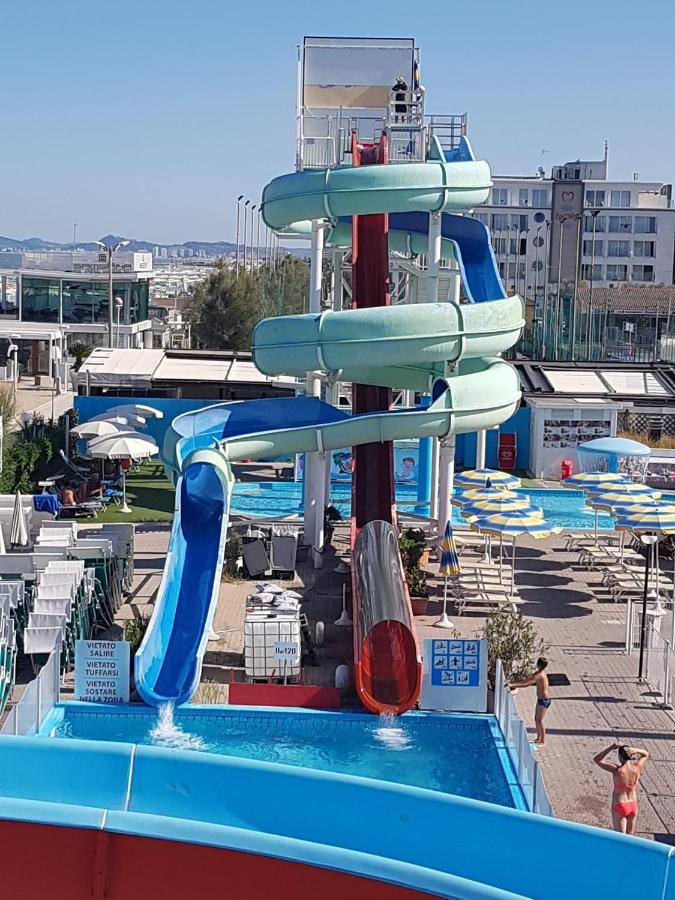 Hotel Maris Stella Riccione Exteriör bild
